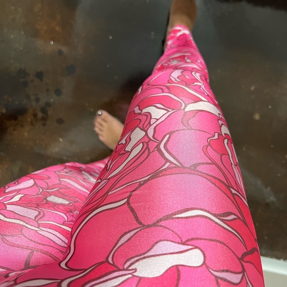 Pink Flower Leggings. 7/8 length - Picture 3 of 3